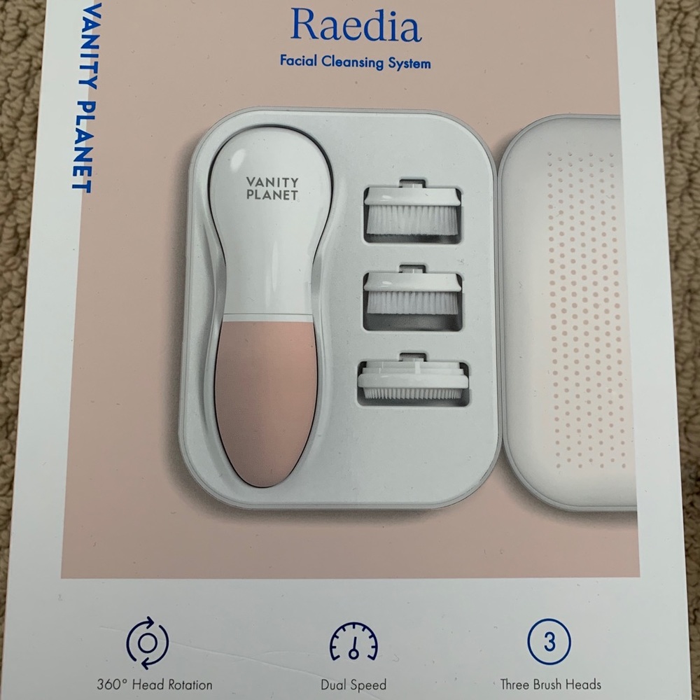 BRAND NEW Raedia facial cleansing brush